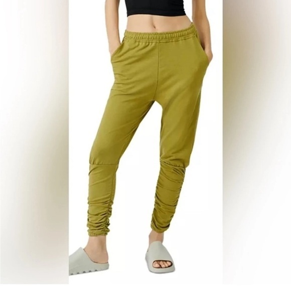 NWT Free People‎ Movement Field Goal High Rise Pants Size XS - Picture 1 of 10